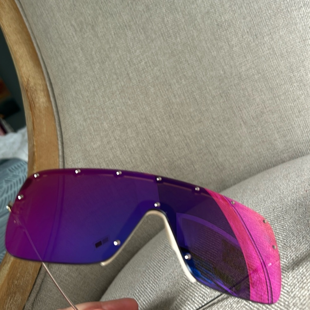 Gucci 99mm shield sunglasses - Picture 7 of 16